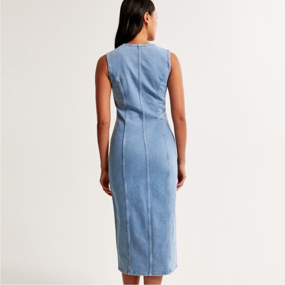 Sleeveless Light Blue Denim Button-Front Midi Dress - Picture 3 of 13